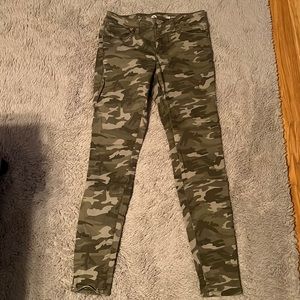 Kohls Brand Camo Jeggings (Size 5)